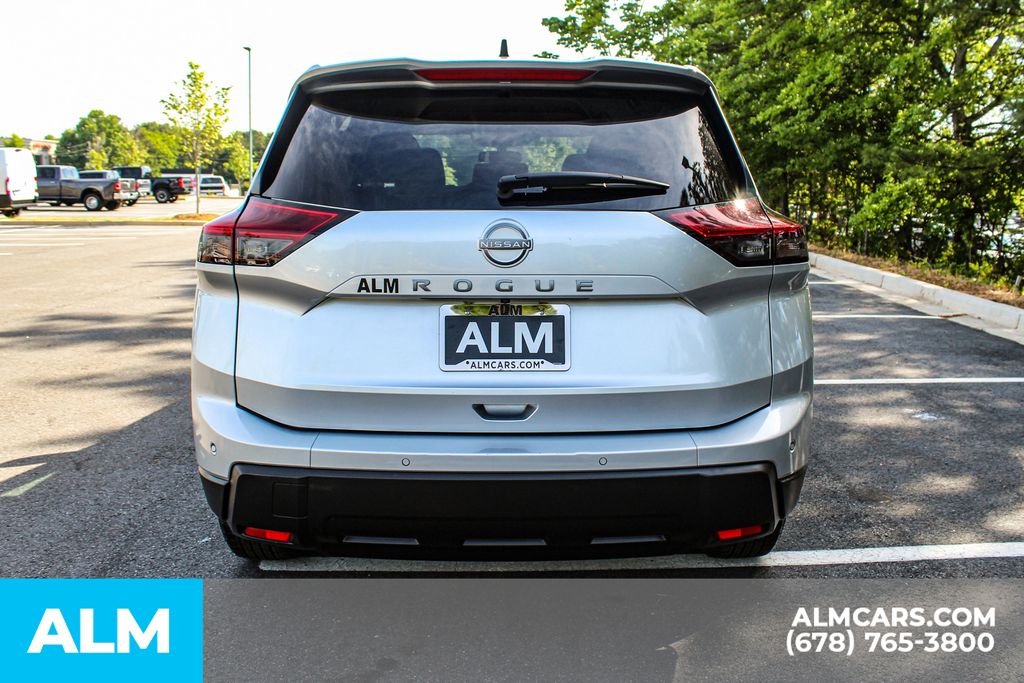 Used 2024 Silver Nissan S image 11