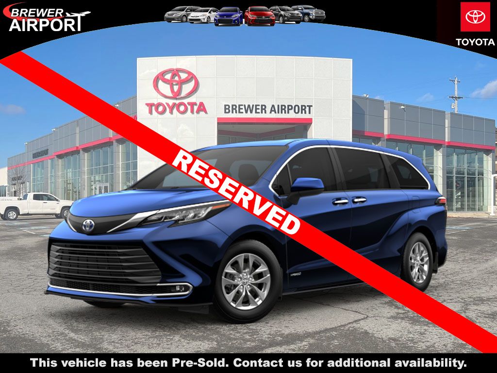 2026 Toyota Sienna XLE 8-Passenger Hybrid FWD's photo