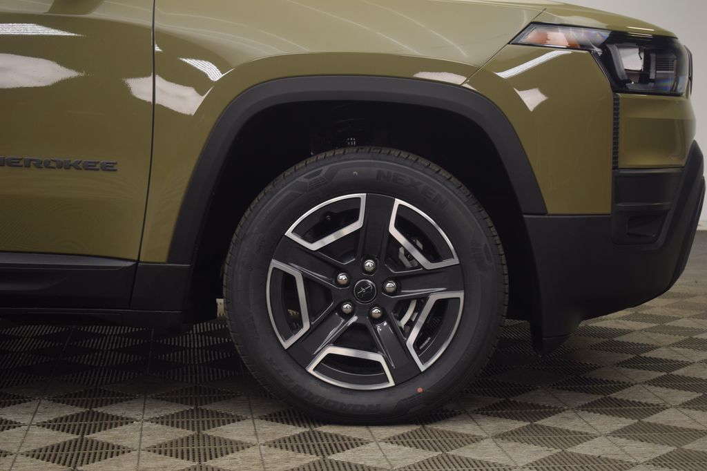 new 2026 Jeep Cherokee car, priced at $35,549