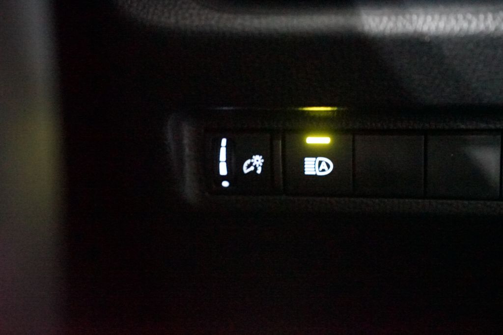 Thumbnail: 2025 Toyota RAV4 - 23