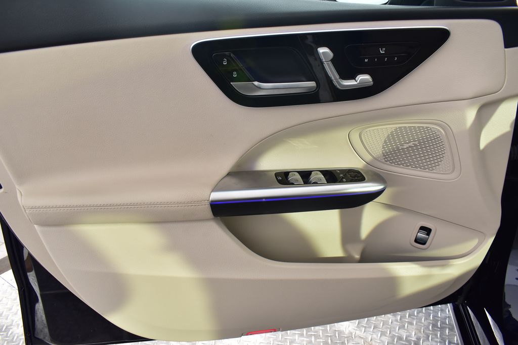 Thumbnail: 2022 Mercedes-Benz C-Class - 11