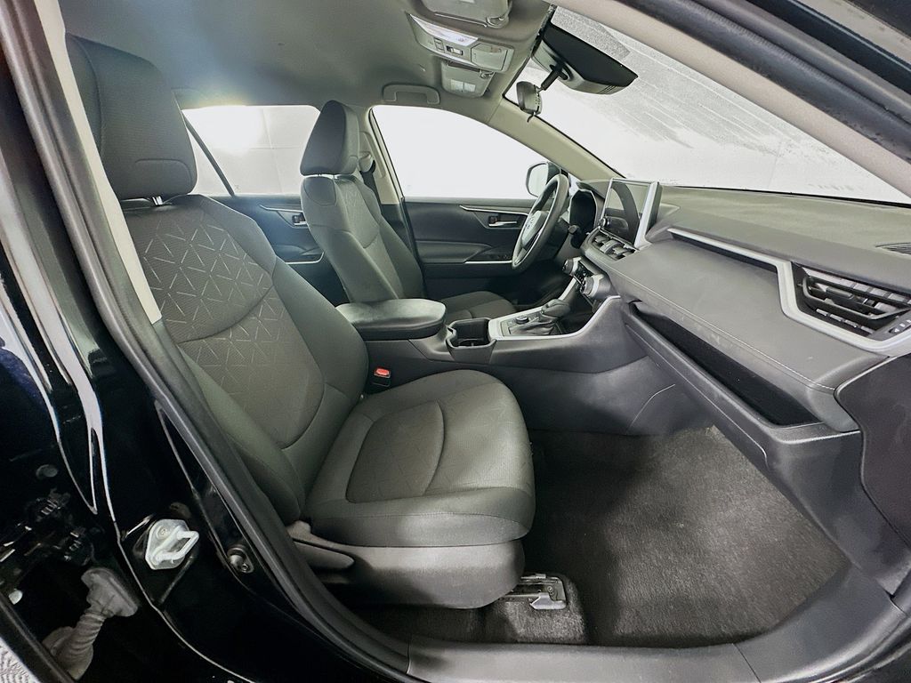 Thumbnail: 2024 Toyota RAV4 - 28