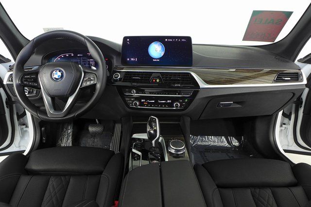 2022 BMW 5 Series 530e iPerformance 24