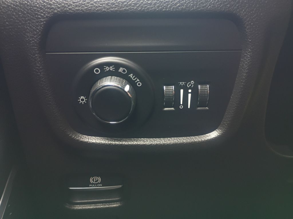 Used Car 2021 Jeep Grand Cherokee L  Altitude For Sale Under $25,000 In Austin, Texas