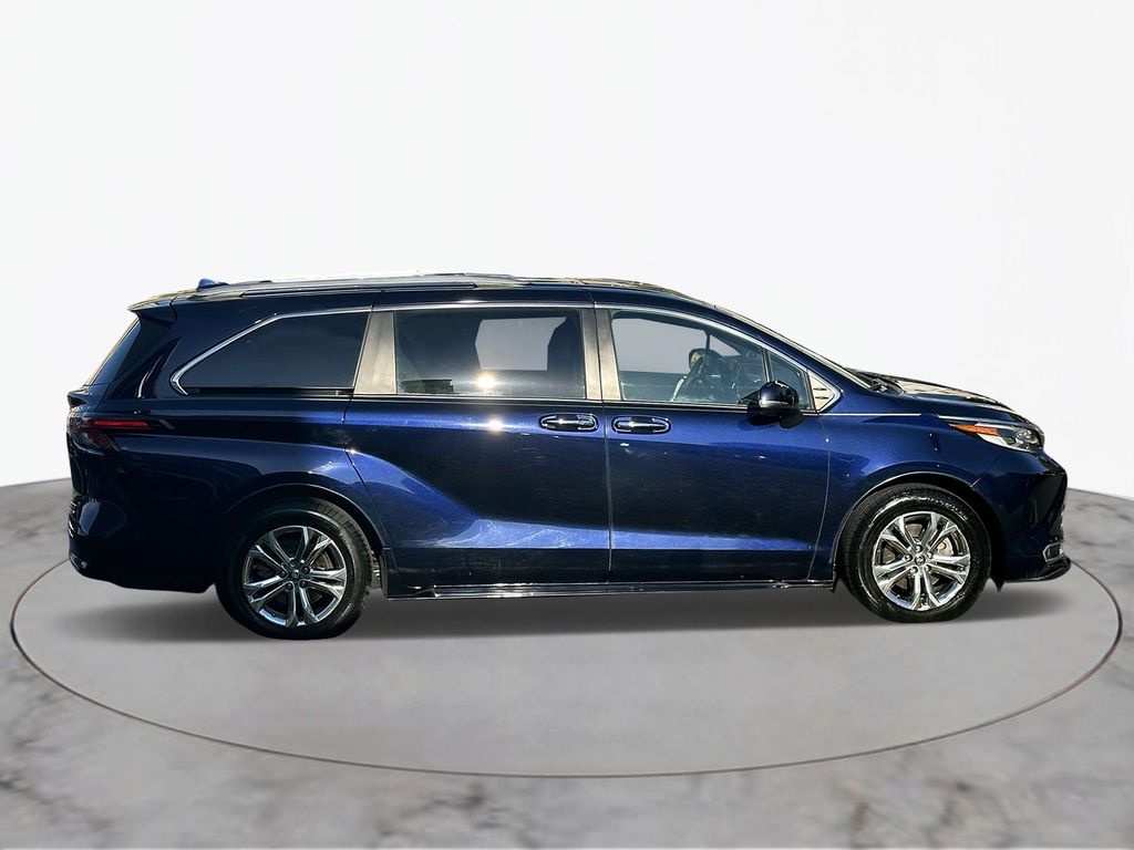 2022 Toyota Sienna Platinum 6