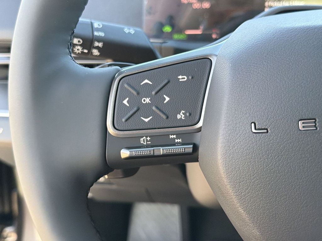 Thumbnail: 2026 Lexus ES - 26