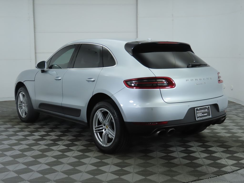 Thumbnail: 2015 Porsche Macan - 3