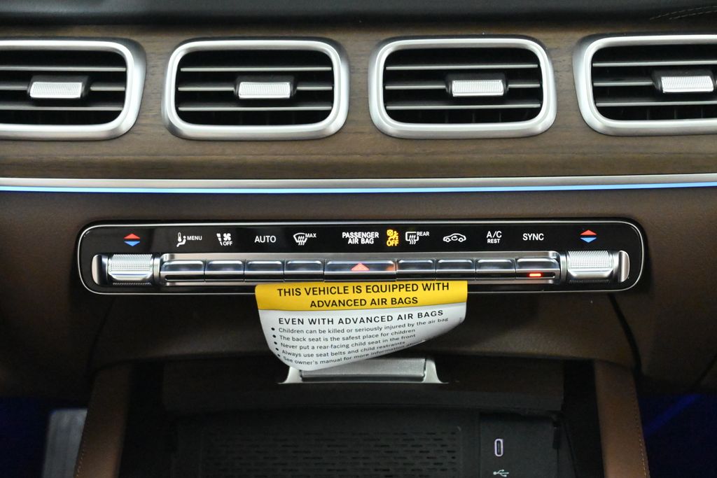 Thumbnail: 2026 Mercedes-Benz GLE - 18