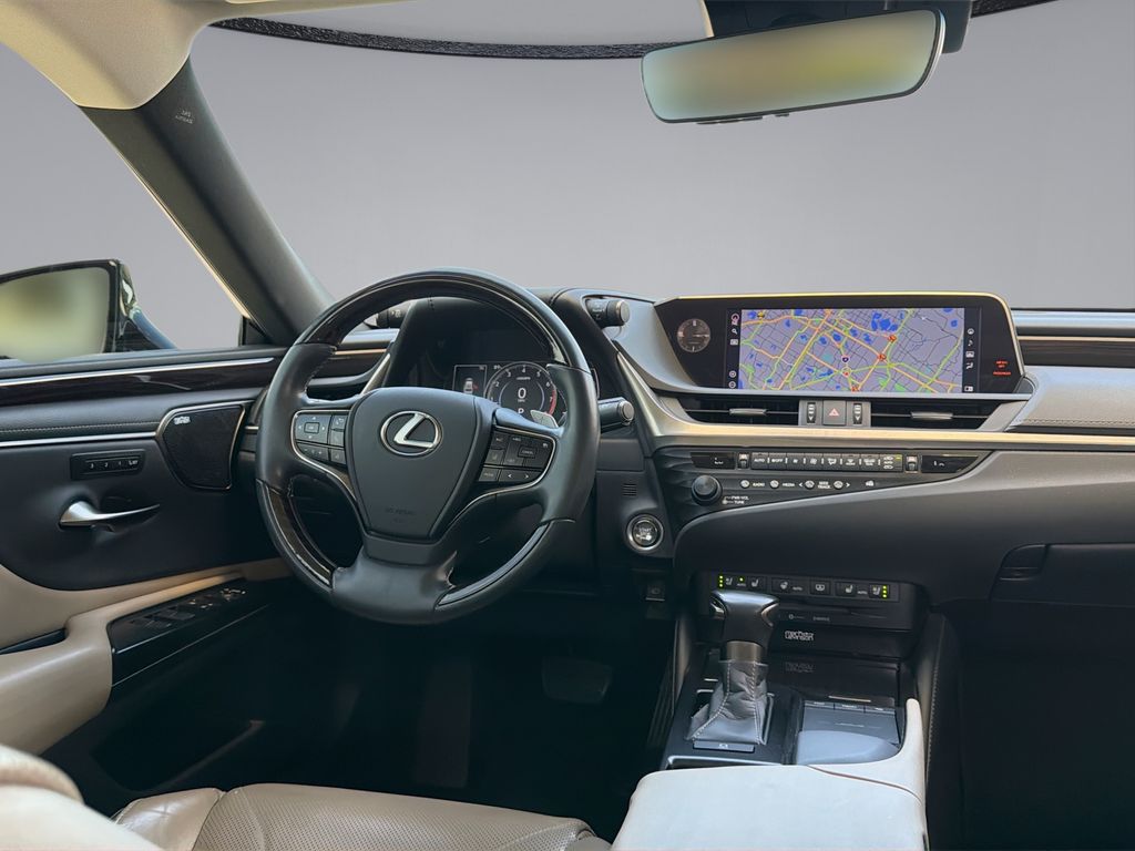Thumbnail: 2020 Lexus ES - 19
