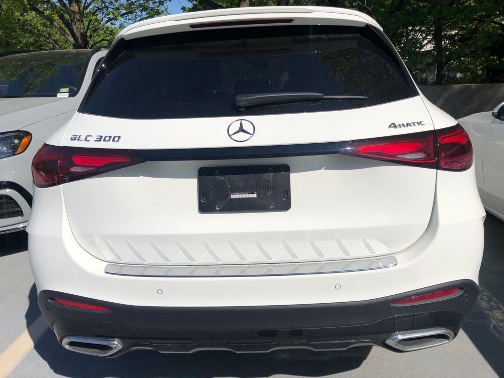 2025 Mercedes-Benz GLC 300 5