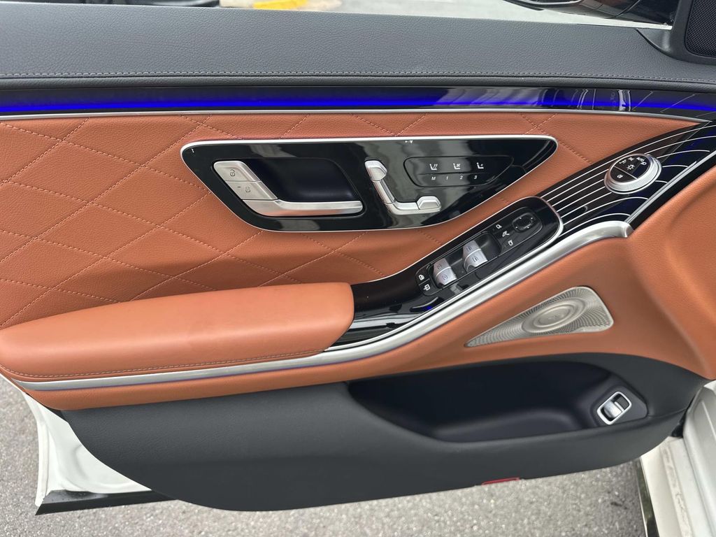 Thumbnail: 2023 Mercedes-Benz S-Class - 18