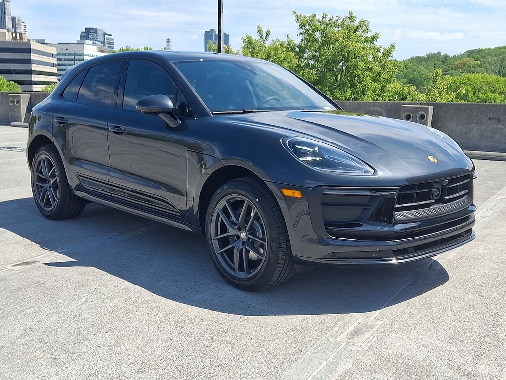 Thumbnail: 2026 Porsche Macan - 7