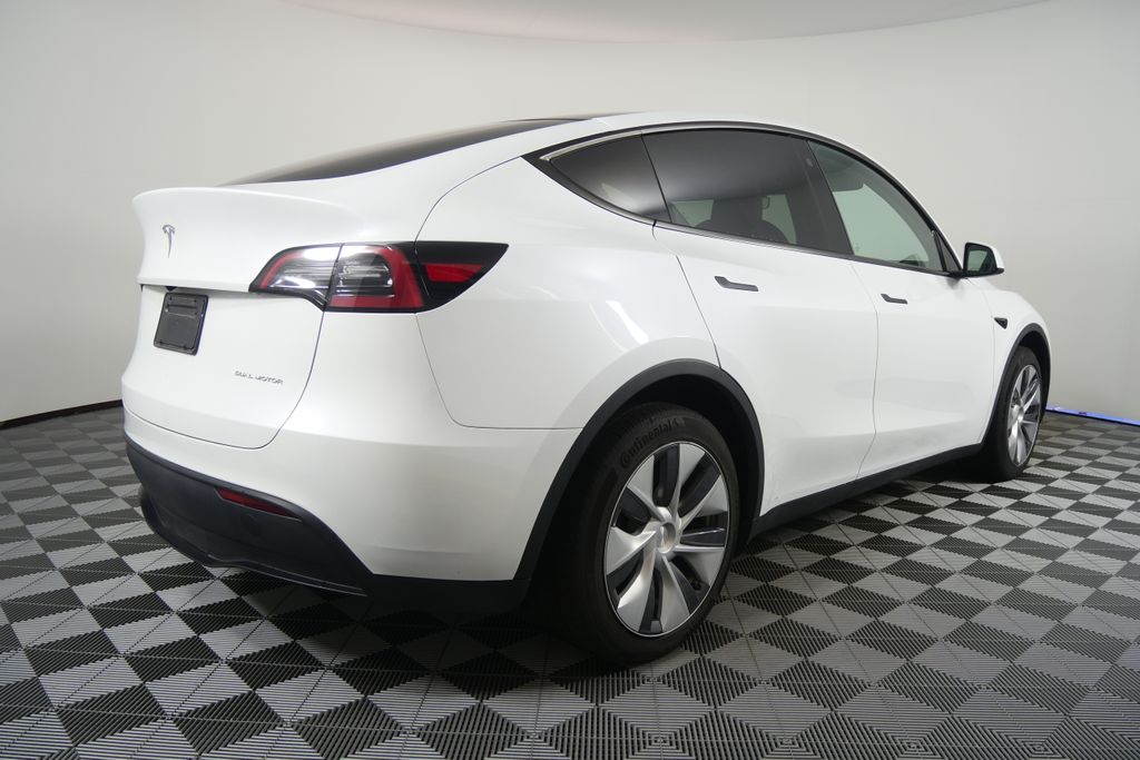Thumbnail: 2023 Tesla Model Y - 3