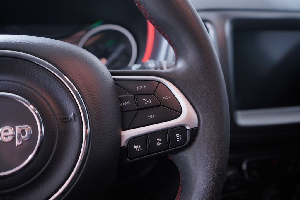 Thumbnail: 2021 Jeep Compass - 20