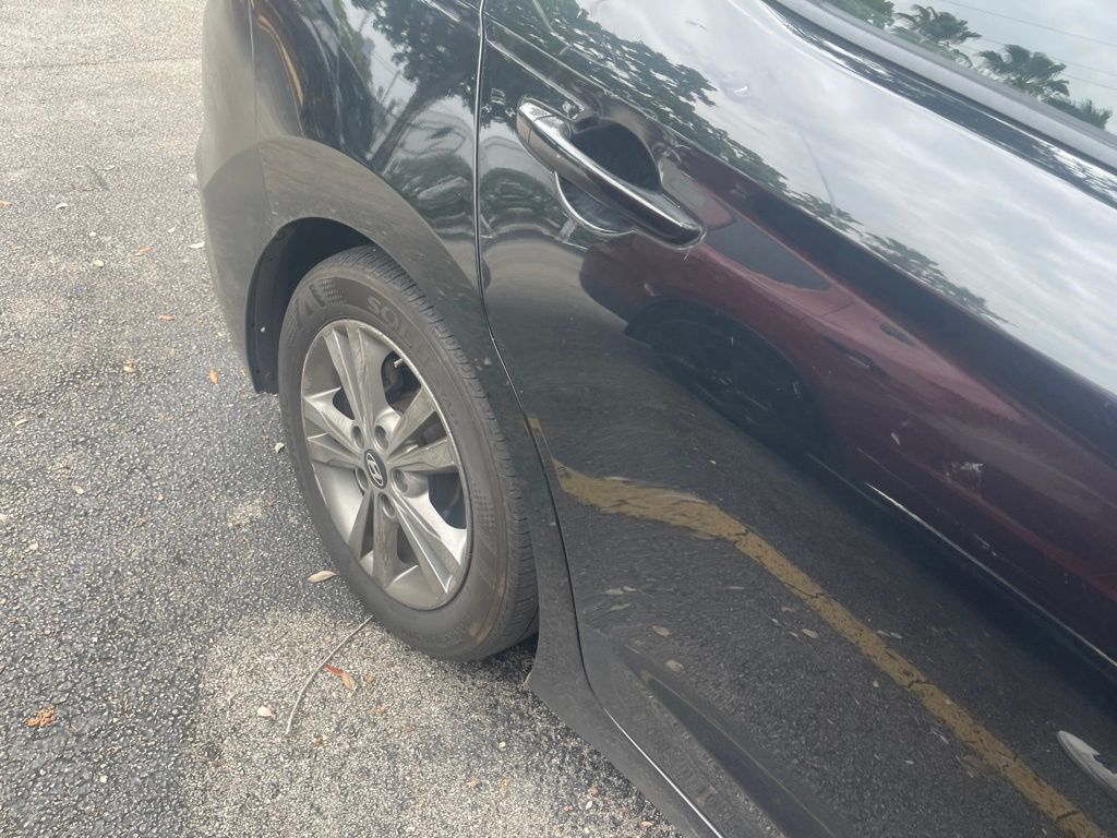 Used 2018 Black Hyundai SEL image 6