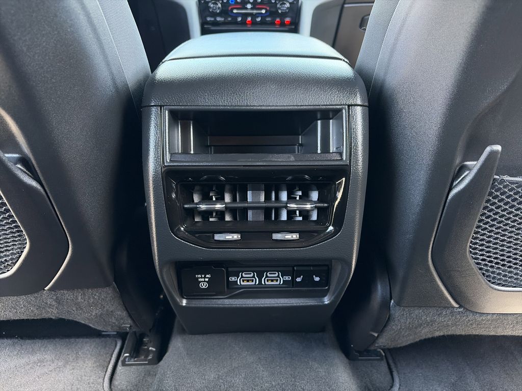 Used 2025 Jeep Grand Cherokee SUV