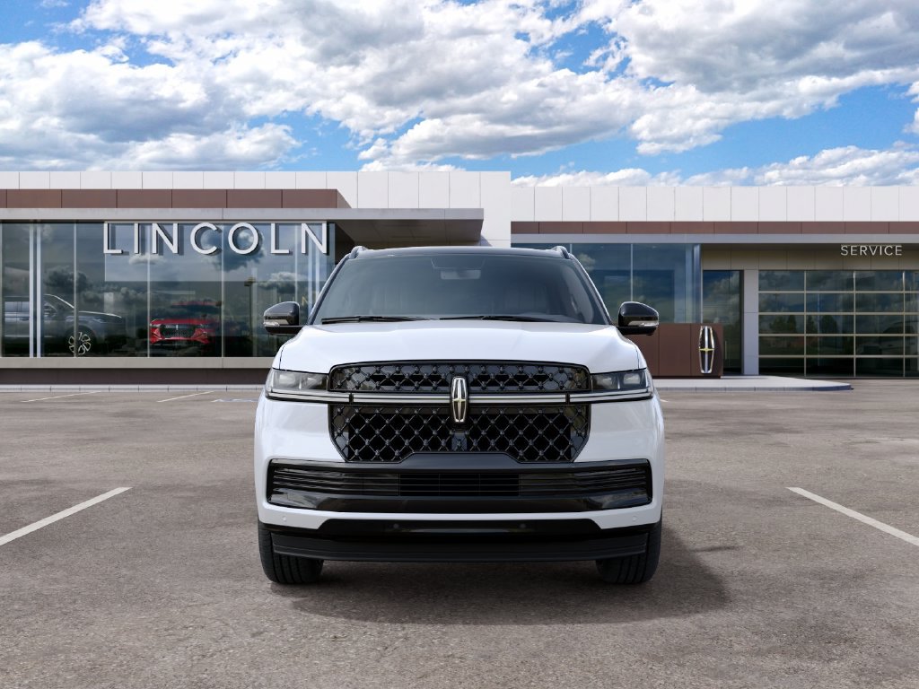 Thumbnail: 2027 Lincoln Navigator L - 3