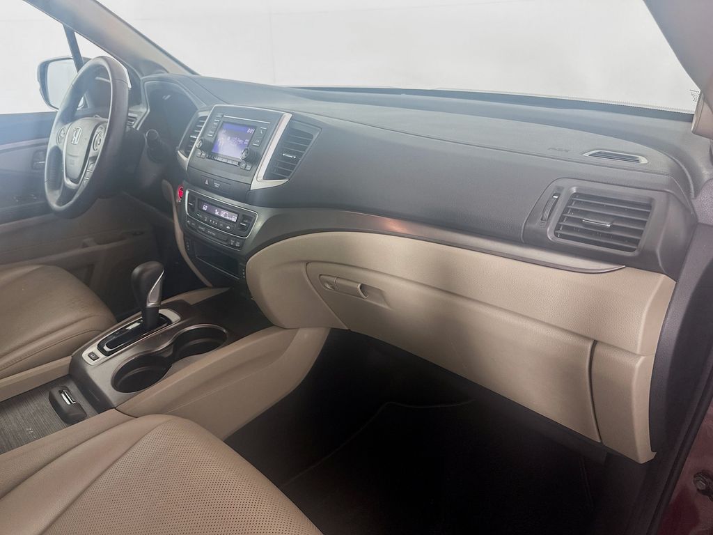 Thumbnail: 2017 Honda Ridgeline - 28