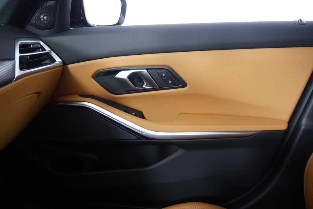 Thumbnail: 2025 BMW 3 Series - 23