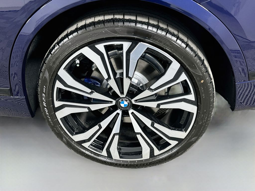 Thumbnail: 2027 BMW X7 - 23
