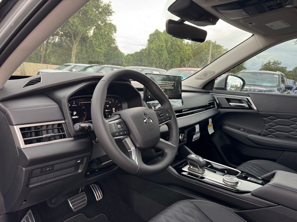 2025 Mitsubishi Outlander SEL photo 20