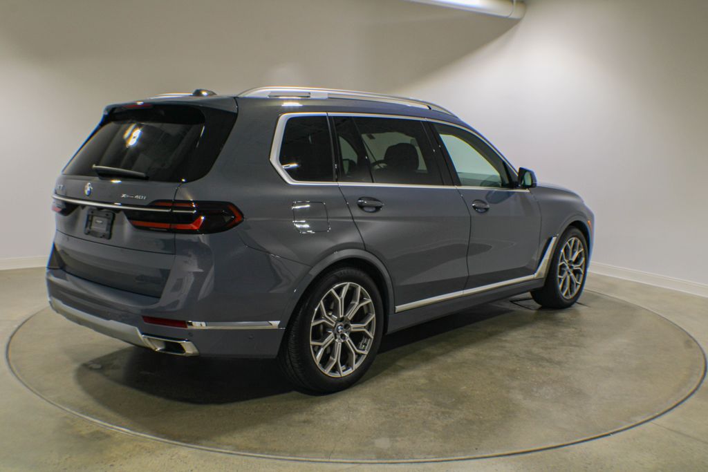 Used 2023  BMW xDrive40i image 5