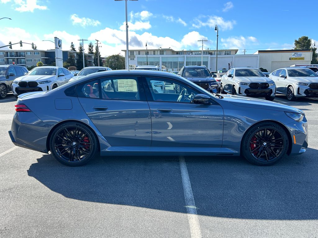 Thumbnail: 2026 BMW M5 - 6