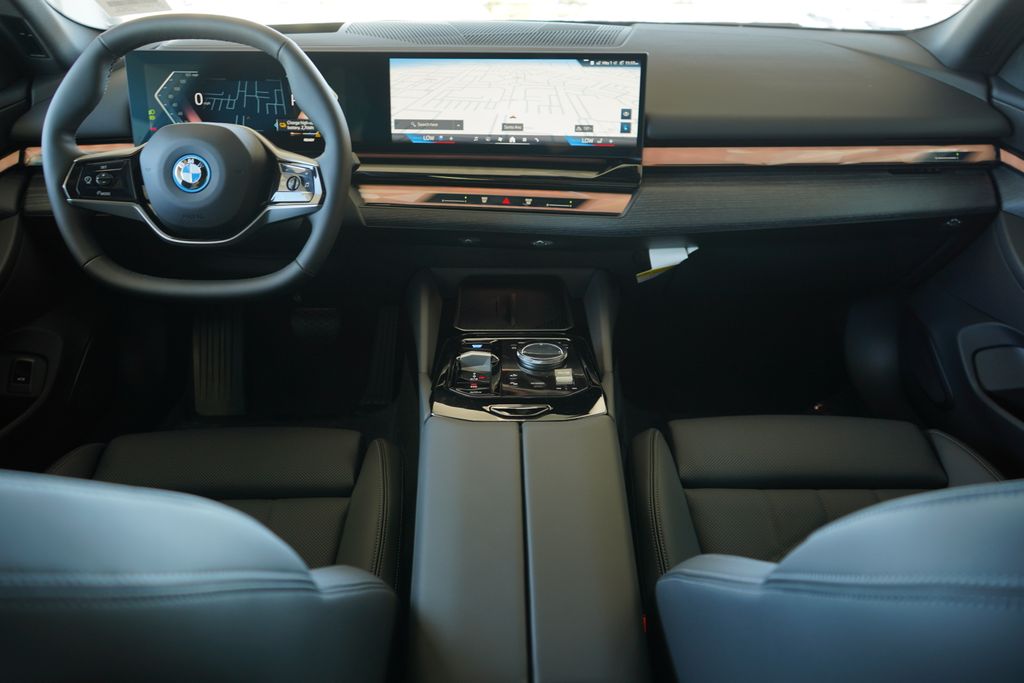 Thumbnail: 2026 BMW i5 - 14