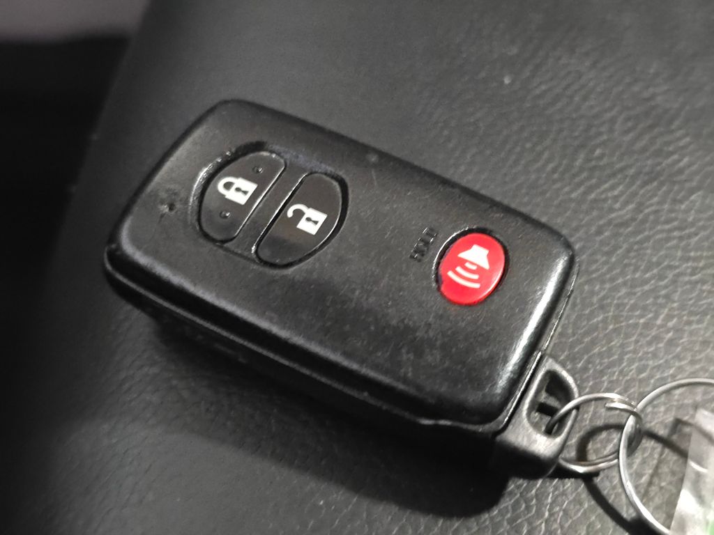 2015 Toyota Prius V Two photo 28
