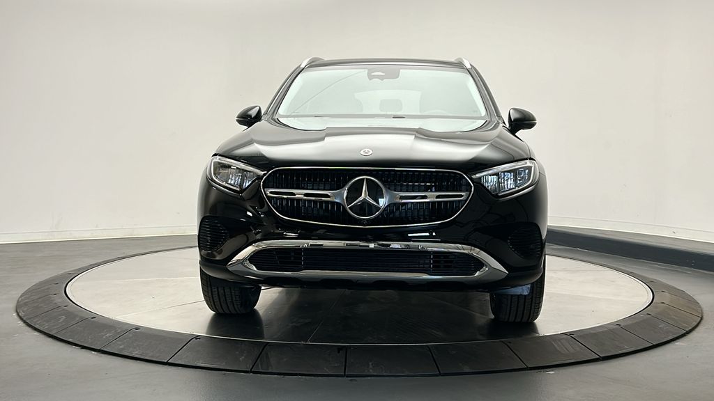 2025 Mercedes-Benz GLC 350 2