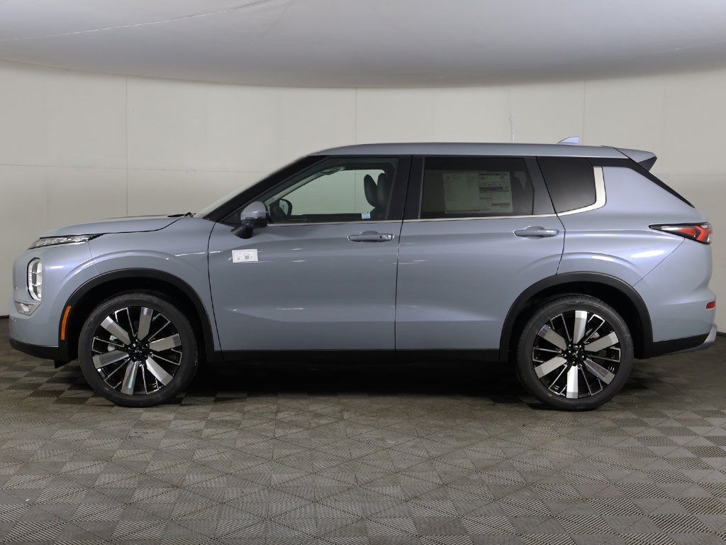 New 2026 Gray Mitsubishi SE image 19