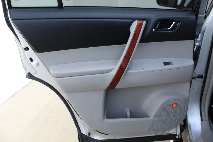 Used Car 2012 Toyota Highlander  Limited For Sale Under $10,000 In Georgetown, Texas