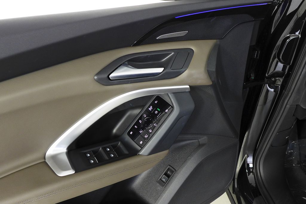 Thumbnail: 2025 Audi Q5 - 12