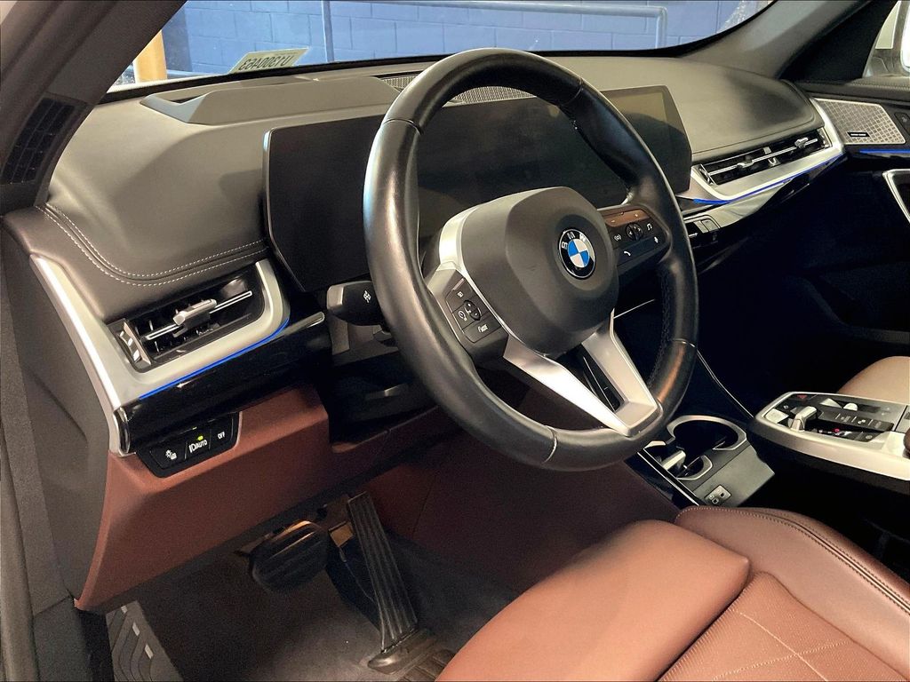 2025 BMW X1 — photo 8