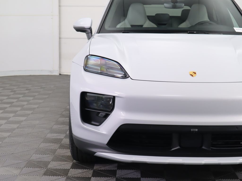 Thumbnail: 2025 Porsche Macan - 12