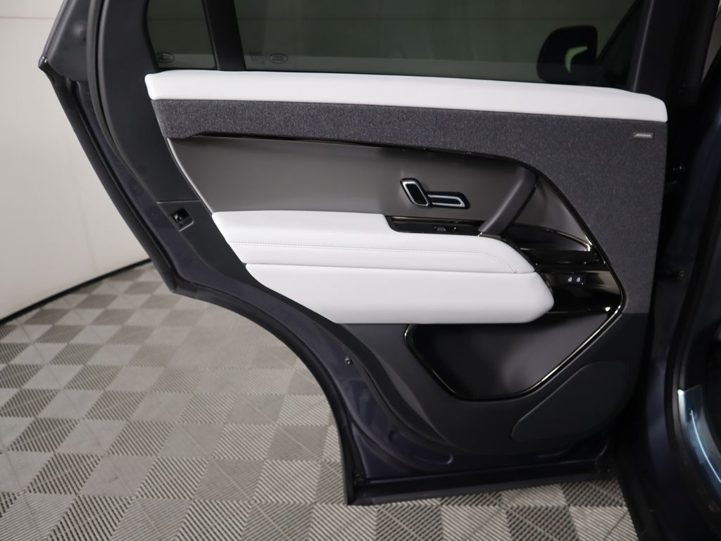 Thumbnail: 2026 Land Rover Range Rover Sport - 27