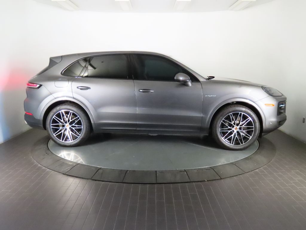 Thumbnail: 2025 Porsche Cayenne - 8
