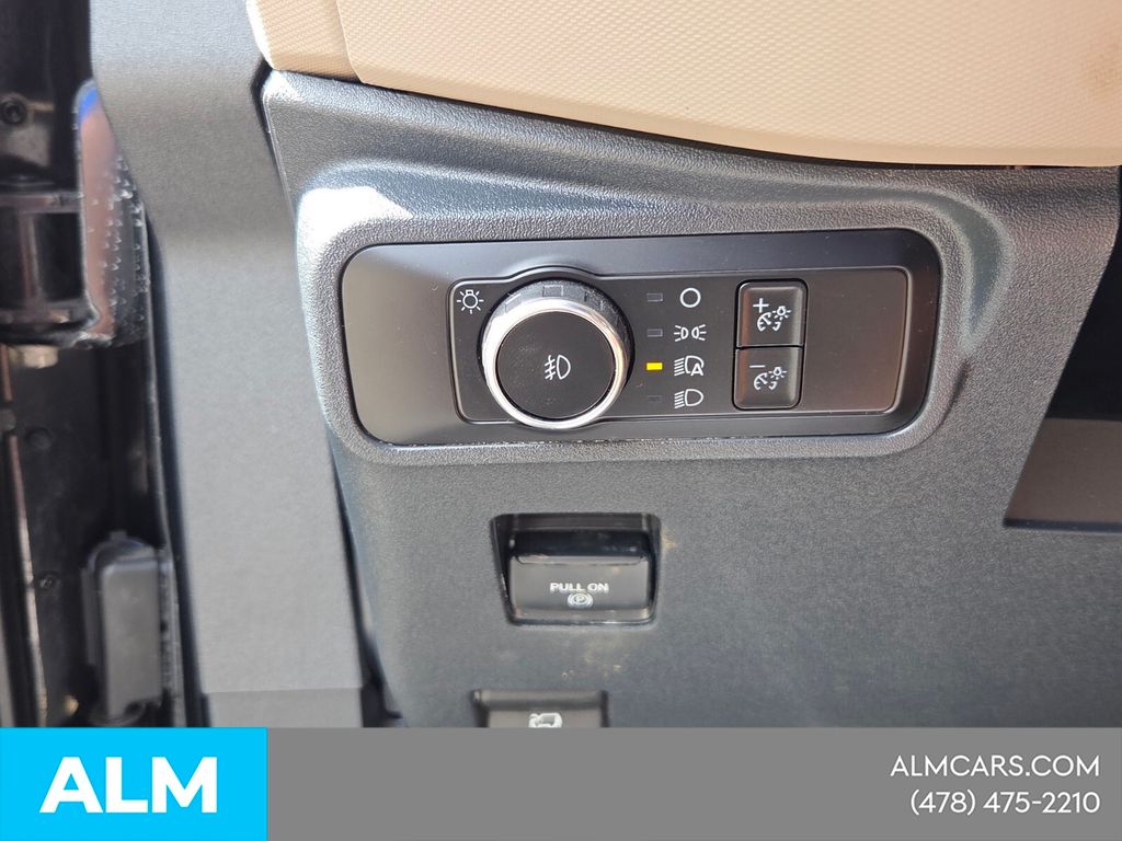 Used 2023 Black Ford Wildtrak image 28