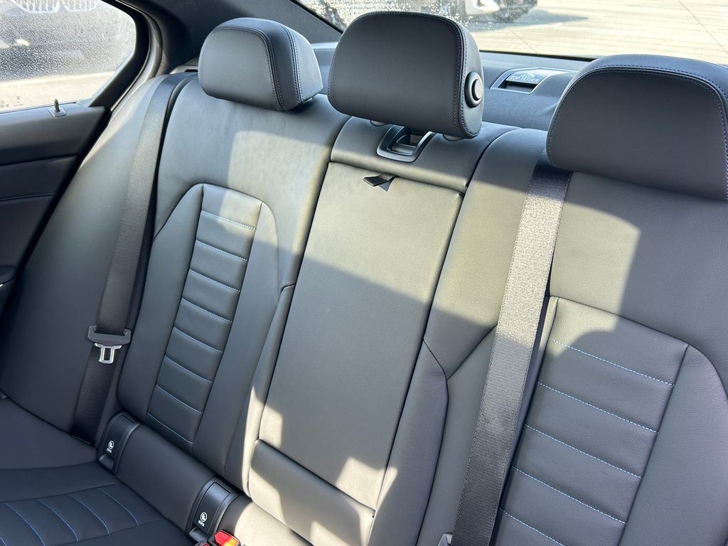 Thumbnail: 2026 BMW 3 Series - 32