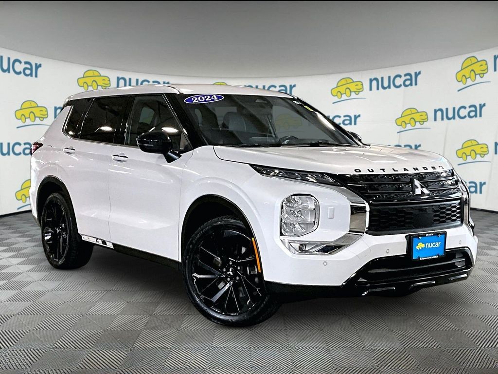 White 2024 Mitsubishi Outlander SUV / Crossover All-Wheel Drive Continuously Variable Transmission