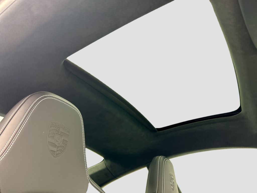 Thumbnail: 2024 Porsche 911 - 20