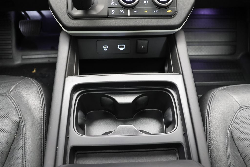 Thumbnail: 2024 Land Rover Defender - 25