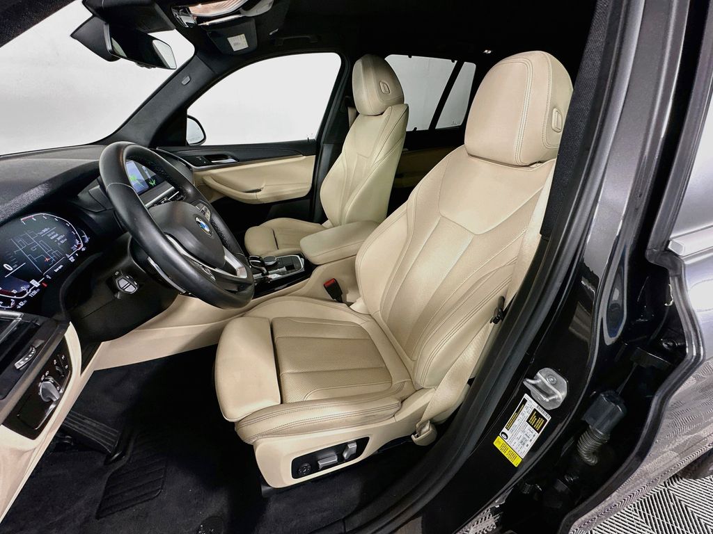 Thumbnail: 2022 BMW X3 - 21
