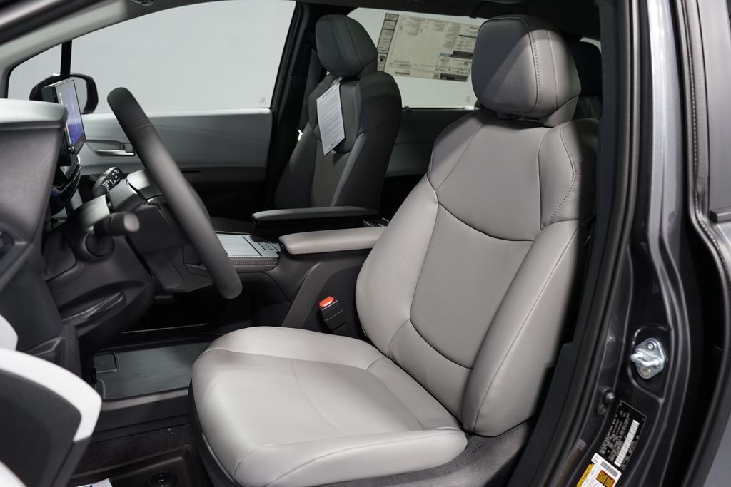Thumbnail: 2025 Toyota Sienna - 30