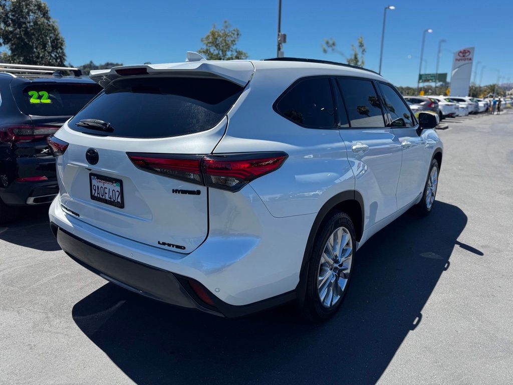 Used 2022 Toyota Highlander Hybrid SUV