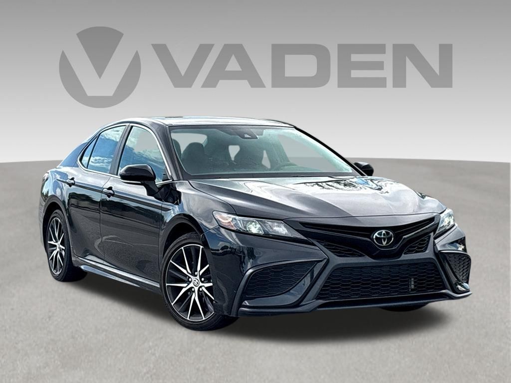  2023 Toyota Camry SE FWD   