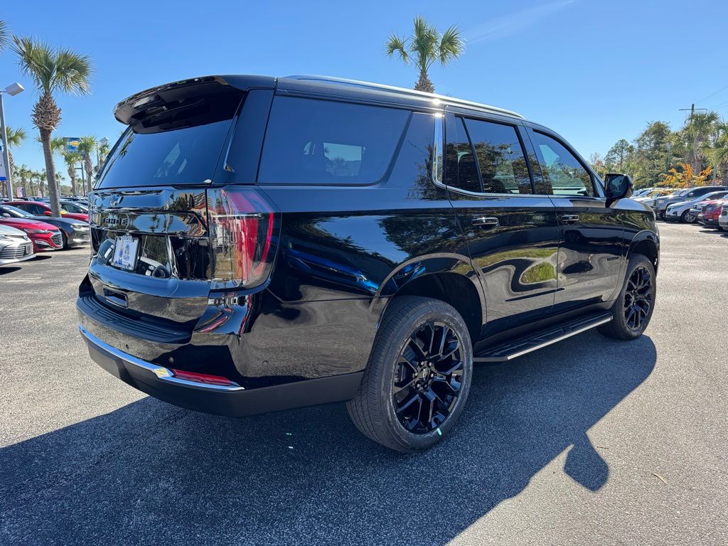 2025 Chevrolet Tahoe LS 8