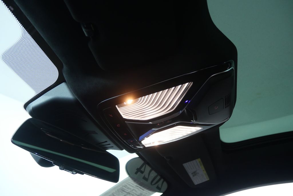 Thumbnail: 2024 BMW 8 Series - 24