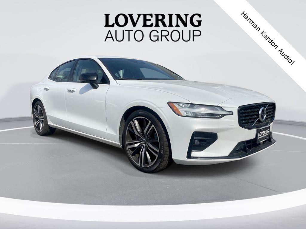 2022 Volvo S60 B5 R-Design AWD