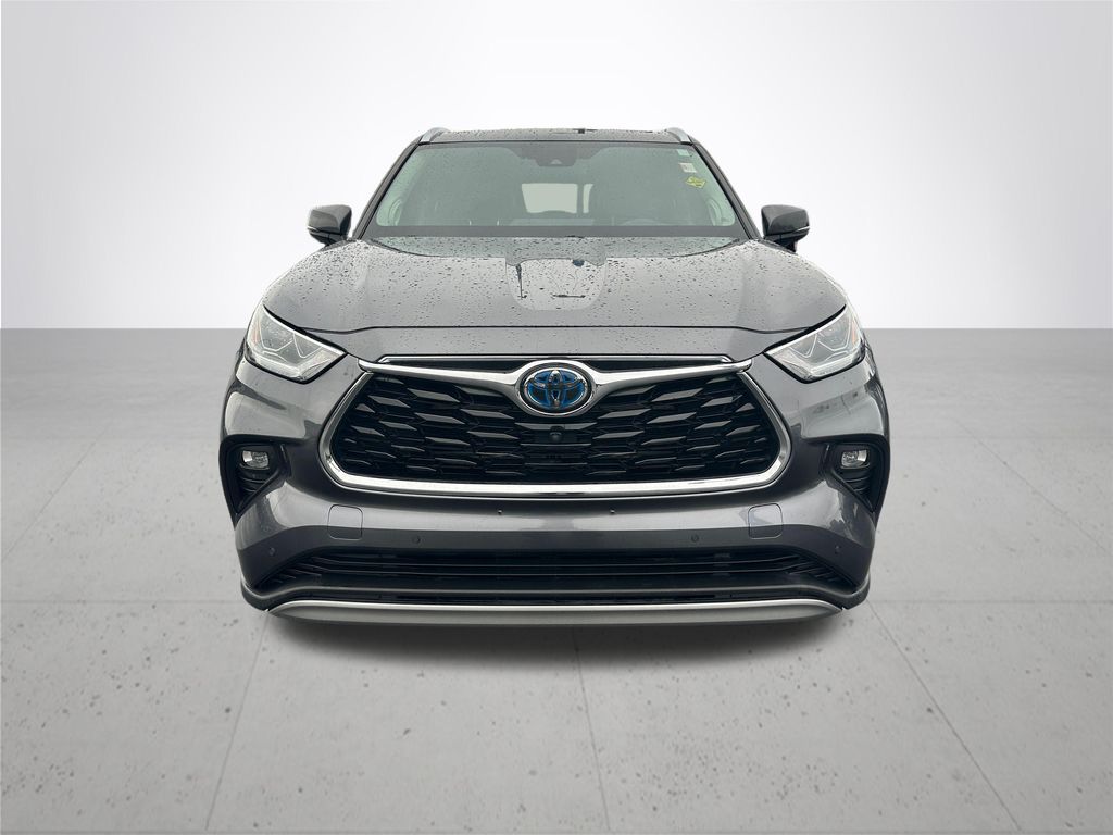 2022 Toyota Highlander Hybrid Platinum